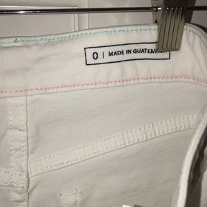 Vineyard Vines Shorts - women’s vineyard vines white jean shorts! Vineyard Vines Shorts - women’s vineyard vines white jean shorts!